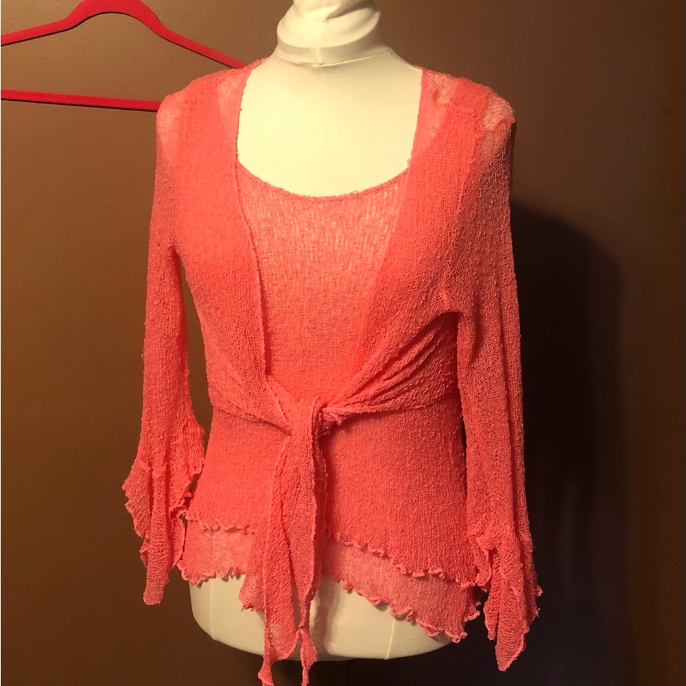 EUC all occasion What’s In Store loose knit sweater and two layer tank
